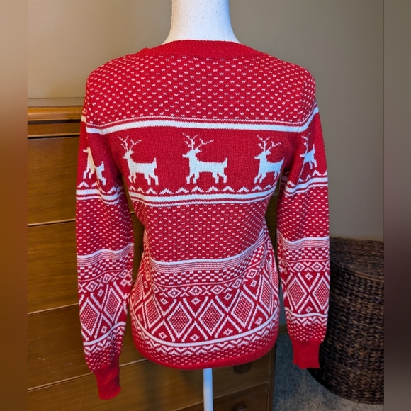 Old Navy Red Reindeer Winter Sweater - Picture 6 of 9